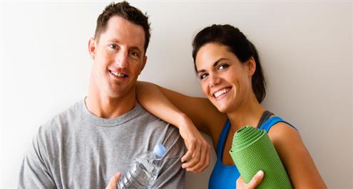 #Yalla_Fitness بالفيديو .. 4 تمارين منزلية ترفع لياقتك البدنية "قبل وبعد" الزواج